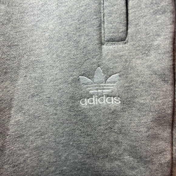 Adidas Mens Essentials Sweat Shorts  Grey Heather Pockets Fleece Logo  NEW Large - Picture 5 of 13